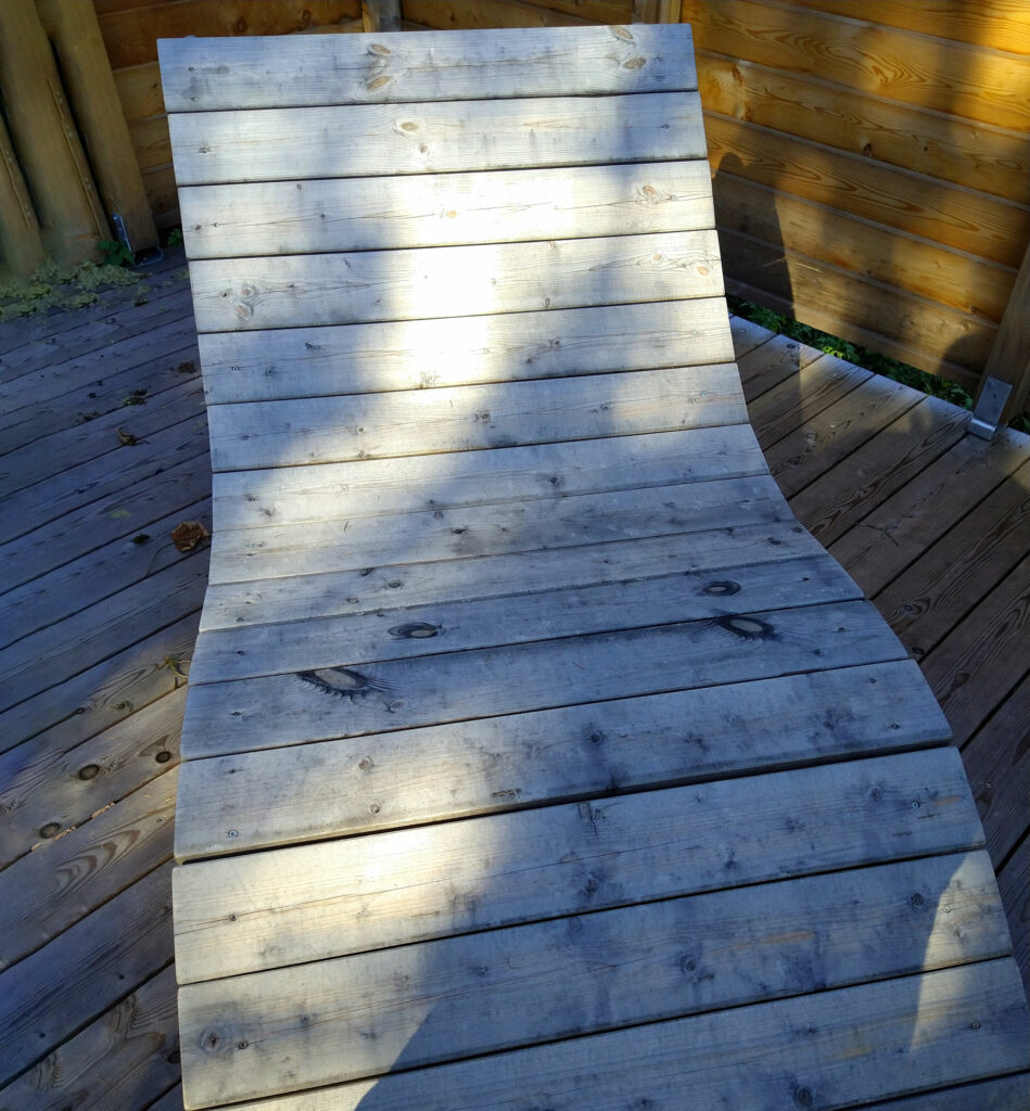 Liegesessel Terrasse Wellnessbereich